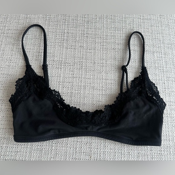 SKIMS Fits Everybody Lace Scoop Bralette in Onyx size XXS - Picture 5 of 13